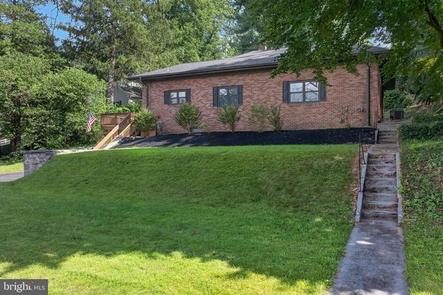 914 SOMERSET LN, York, PA 17403
