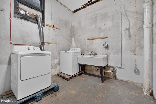 914 SOMERSET LN, York, PA 17403