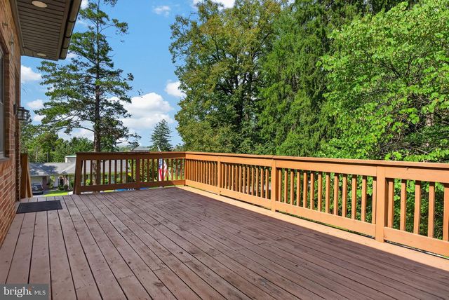 914 SOMERSET LN, York, PA 17403