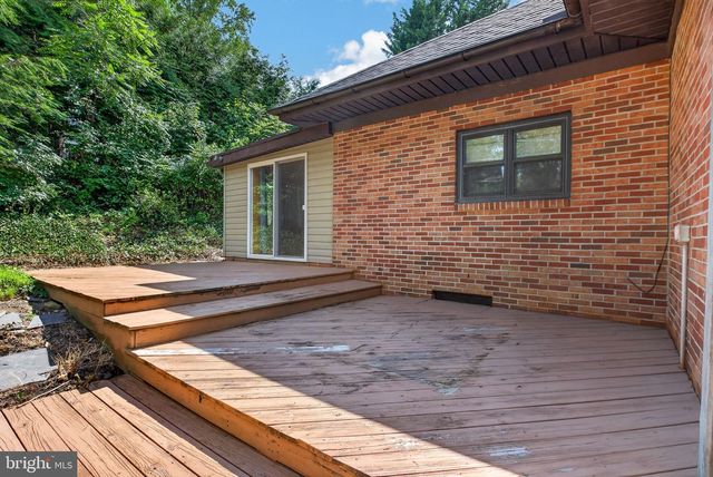 914 SOMERSET LN, York, PA 17403