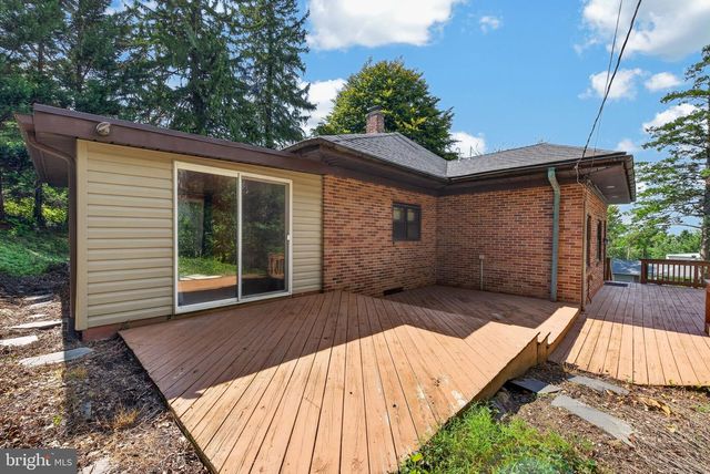 914 SOMERSET LN, York, PA 17403