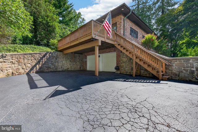 914 SOMERSET LN, York, PA 17403