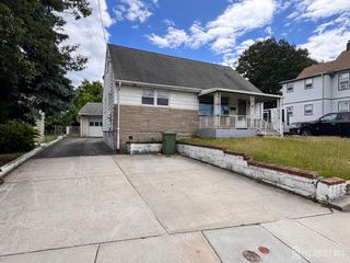 554 Ridgeway Avenue, Sayreville, NJ 08879