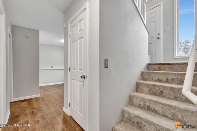 8521 Greenhill Way, Anchorage, AK 99502