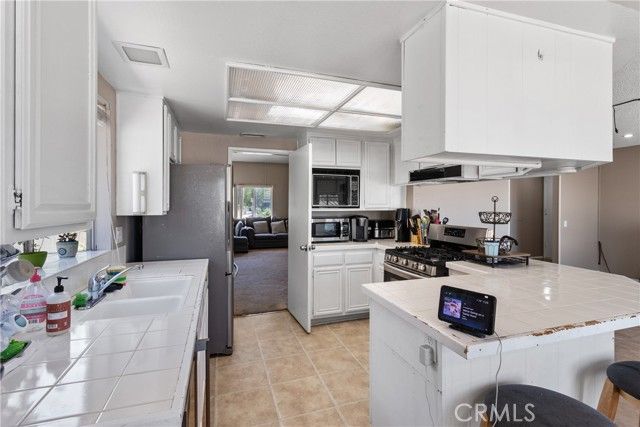 2123 E Avenue R12, Palmdale, CA 93550