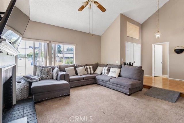 2123 E Avenue R12, Palmdale, CA 93550