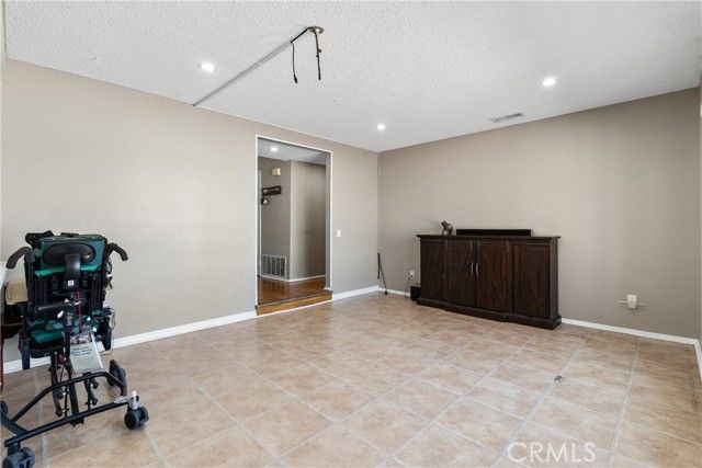 2123 E Avenue R12, Palmdale, CA 93550