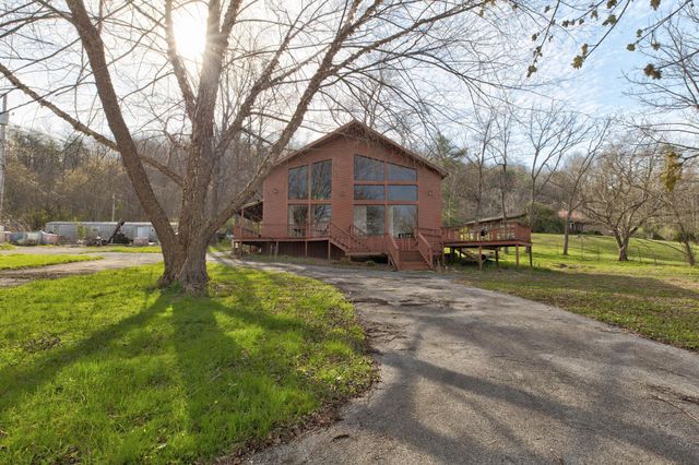 196 Twin Meadows Road, Booneville, KY 41314