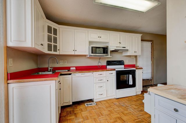 196 Twin Meadows Road, Booneville, KY 41314