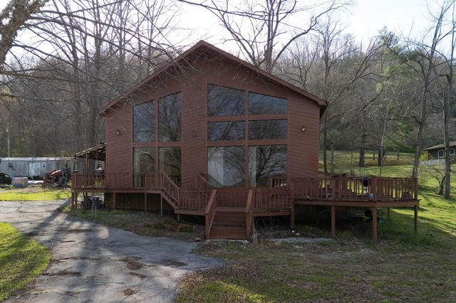 196 Twin Meadows Road, Booneville, KY 41314