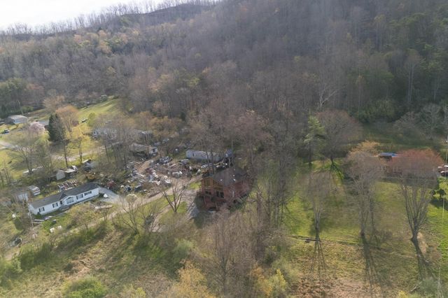 196 Twin Meadows Road, Booneville, KY 41314