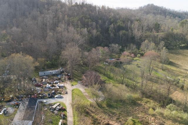 196 Twin Meadows Road, Booneville, KY 41314