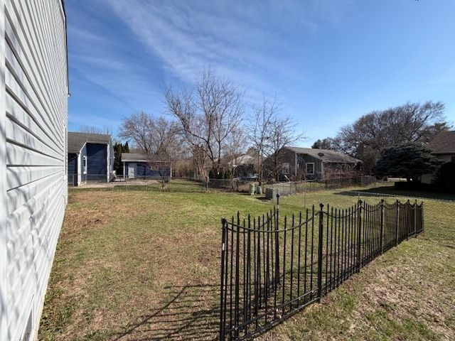 346 Danbury Drive, Naperville, IL 60565