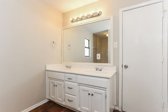 6000 Lavaca Drive, Arlington, TX 76018
