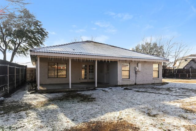 6000 Lavaca Drive, Arlington, TX 76018