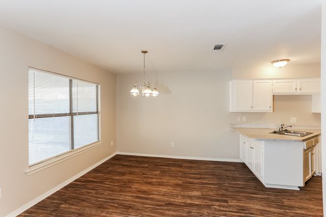 6000 Lavaca Drive, Arlington, TX 76018