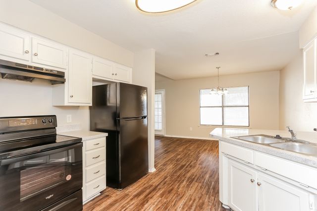 6000 Lavaca Drive, Arlington, TX 76018