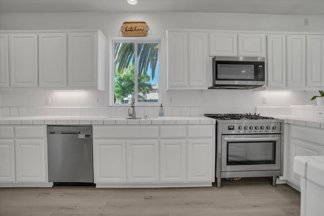 1563 Tanya Ln, Tracy, CA 95377