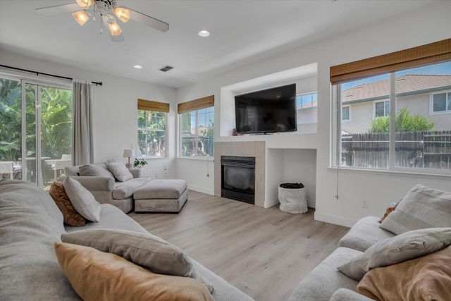 1563 Tanya Ln, Tracy, CA 95377