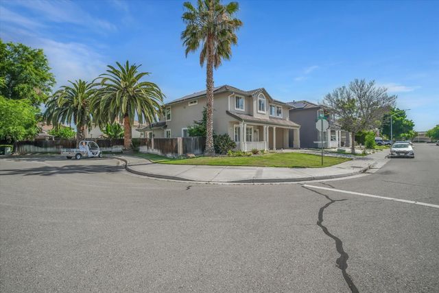 1563 Tanya Ln, Tracy, CA 95377