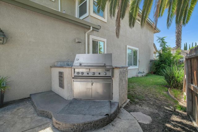 1563 Tanya Ln, Tracy, CA 95377