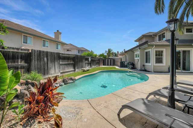 1563 Tanya Ln, Tracy, CA 95377
