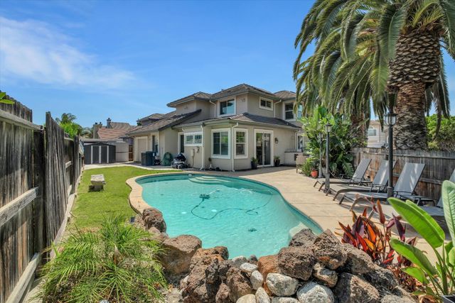 1563 Tanya Ln, Tracy, CA 95377