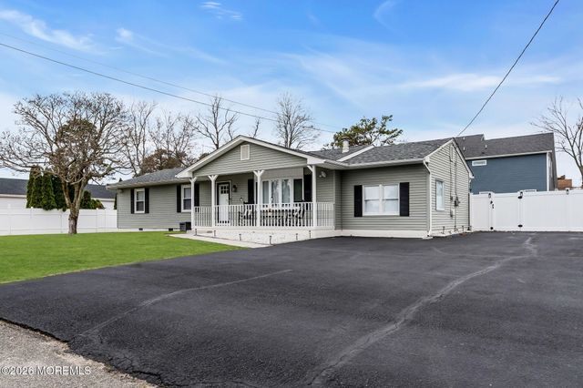 1609 Seventh Avenue, Toms River, NJ 08757