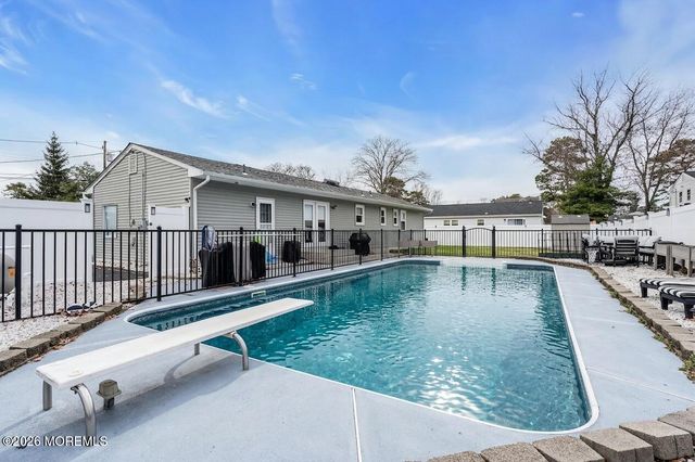 1609 Seventh Avenue, Toms River, NJ 08757