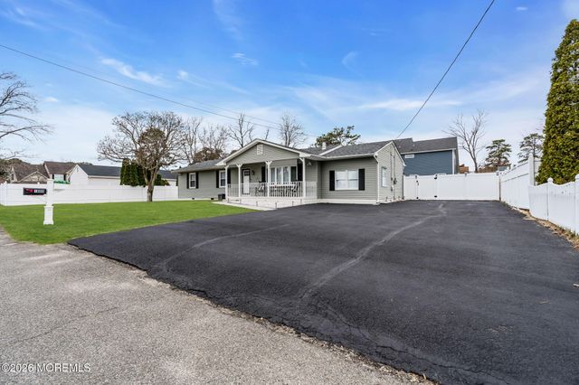 1609 Seventh Avenue, Toms River, NJ 08757