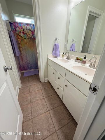 7821 Rue Morgan, Ocean Springs, MS 39564