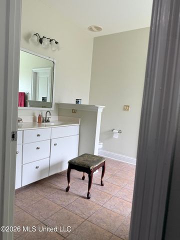 7821 Rue Morgan, Ocean Springs, MS 39564
