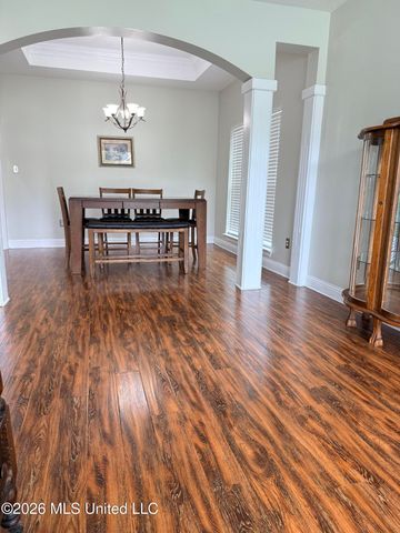 7821 Rue Morgan, Ocean Springs, MS 39564