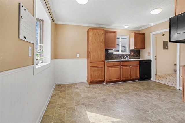 7236 Vivian Street, Taylor, MI 48180