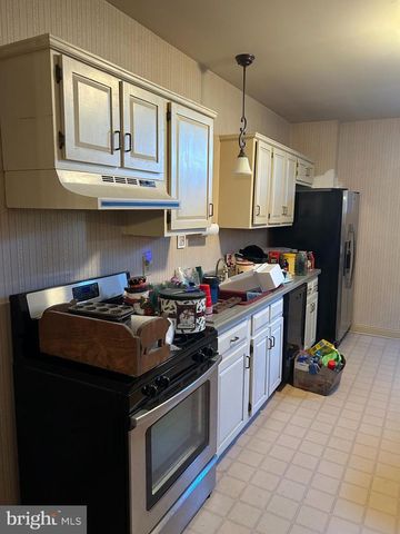 349 E LOCUST ST, York, PA 17403