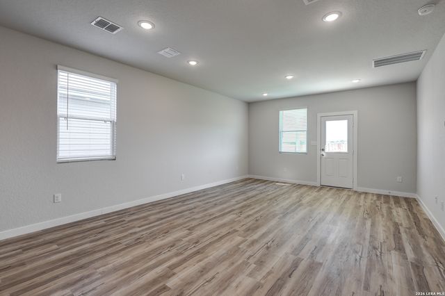 9946 Chavaneaux Lndg, San Antonio, TX 78221