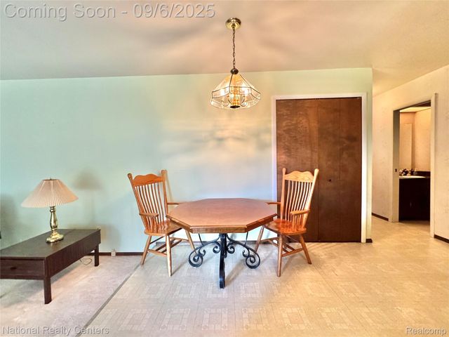 9915 Beech Daly Road, Taylor, MI 48180