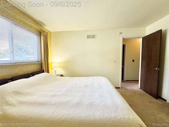 9915 Beech Daly Road, Taylor, MI 48180