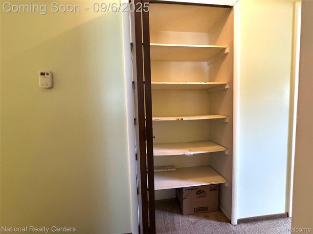 9915 Beech Daly Road, Taylor, MI 48180