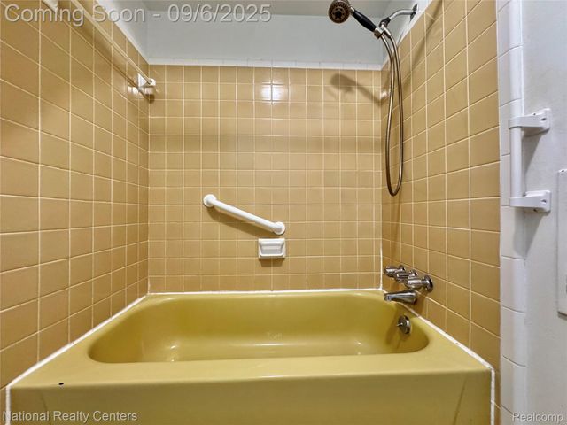 9915 Beech Daly Road, Taylor, MI 48180