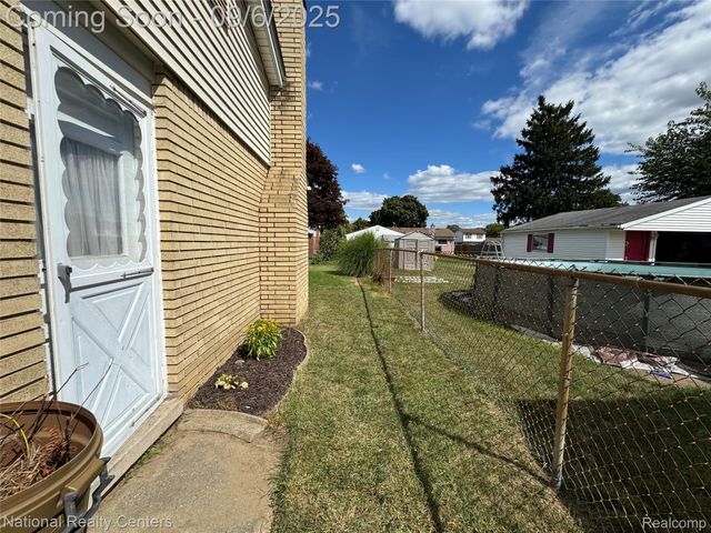 9915 Beech Daly Road, Taylor, MI 48180