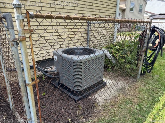 9915 Beech Daly Road, Taylor, MI 48180