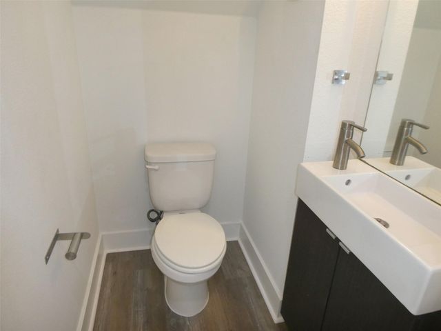 2512 WHELESS LN 5, Austin, TX 78723