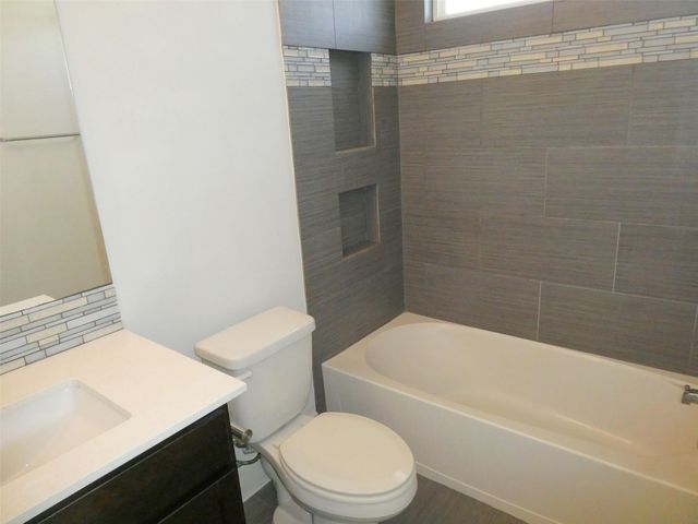 2512 WHELESS LN 5, Austin, TX 78723