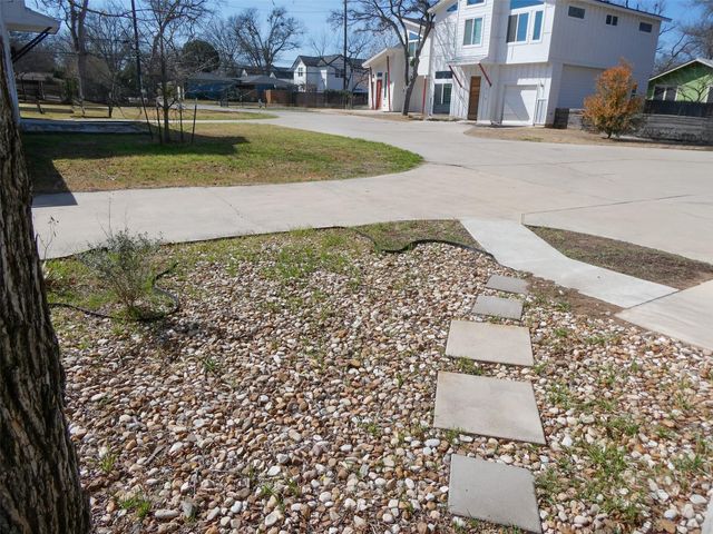 2512 WHELESS LN 5, Austin, TX 78723