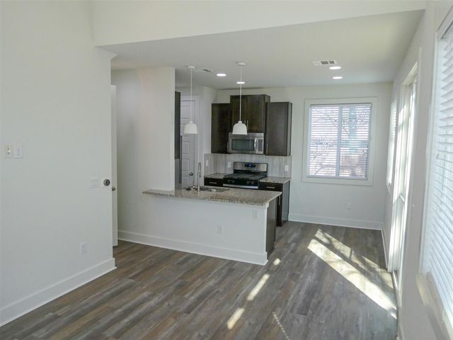 2512 WHELESS LN 5, Austin, TX 78723