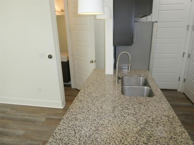 2512 WHELESS LN 5, Austin, TX 78723