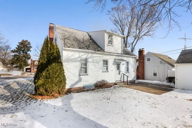 1016 Roseland Road, Alliance, OH 44601