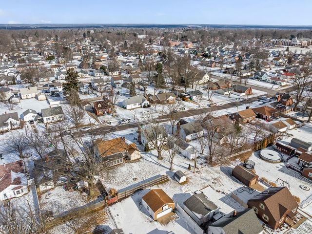 1016 Roseland Road, Alliance, OH 44601