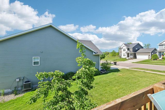 116 Crooked Tree Circle, Deforest, WI 53532